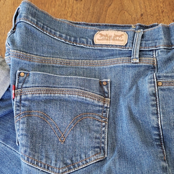 LEVI'S STRAUSS Blue Bermuda. Size 10 - Picture 3 of 12